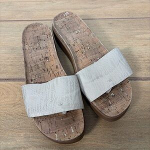 Donald Pliner Fiji platform slides